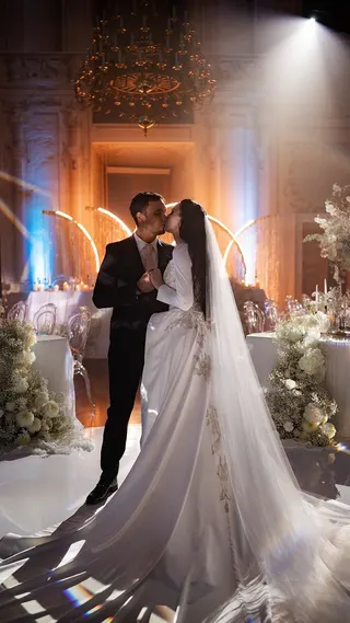 Svatba na místě Lobkowicz Palace (Boutique Weddings), příspěvek @boutiqueweddingsprague z roku 2023