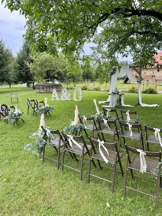 Svatba na místě Dvůr Honětice (SIERRA WEDDINGS), příspěvek @sierraweddingscz z roku 2024 (3. fotografie)