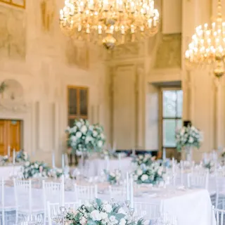 Svatba na místě Lobkowicz Palace (Lucie Holá Weddings), příspěvek @lucieholaweddingplanner z roku 2021