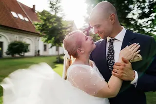 Svatba na místě Na Kmíně (Svatební Guru), příspěvek @svatebni.guru z roku 2024