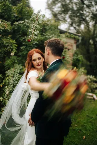 Svatba na místě Dvůr Honětice (SIERRA WEDDINGS), příspěvek @sierraweddingscz z roku 2024