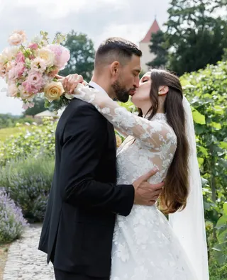 Svatba na místě Villa Richter (Royal Wedding by Kate), příspěvek @villarichterweddings z roku 2025