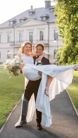 Svatba na místě Chateau Mcely (Lucie Holá Weddings), příspěvek @lucieholaweddingplanner z roku 2025