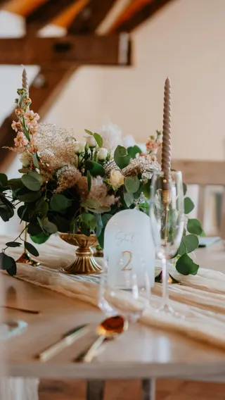 Svatba na místě Dvůr Perlová voda (Bohemian Weddings), příspěvek @bohemian_weddings z roku 2025 (2. fotografie)