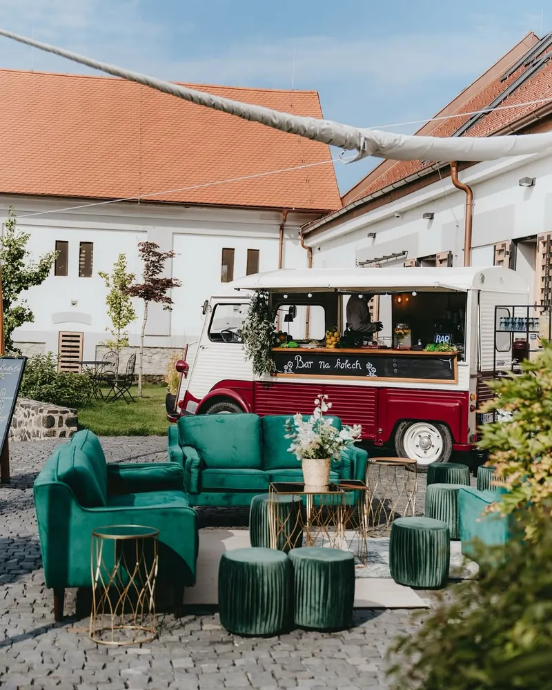 Svatba na místě Resort Oblík (Svatby s Terezou), příspěvek @svatby_s_terezou z roku 2026 (3. fotografie)