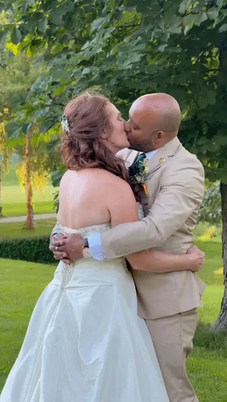 Svatba na místě Château St. Havel (Something Blue Weddings), příspěvek @theallieserrano z roku 2026