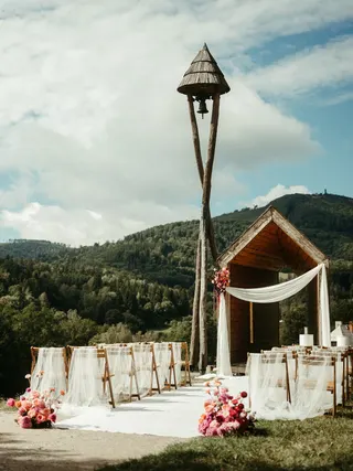 Svatba na místě Hotel Rekovice (SIERRA WEDDINGS), příspěvek @sierraweddingscz z roku 2026