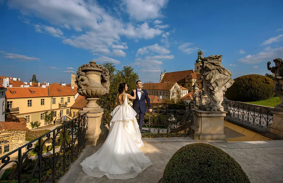 Nevěsta – Vrtbovská zahrada, Praha (COSMOPOLITES' Wedding)