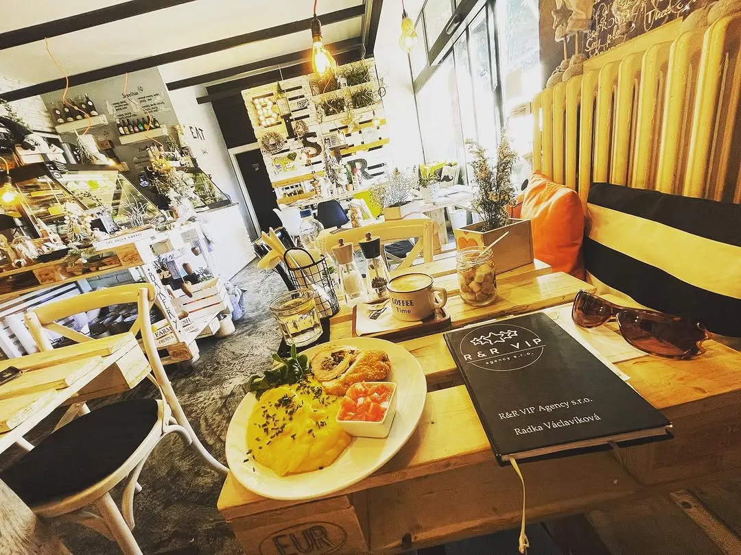 Prostřená tabule – z portfolia: R&R VIP Agency