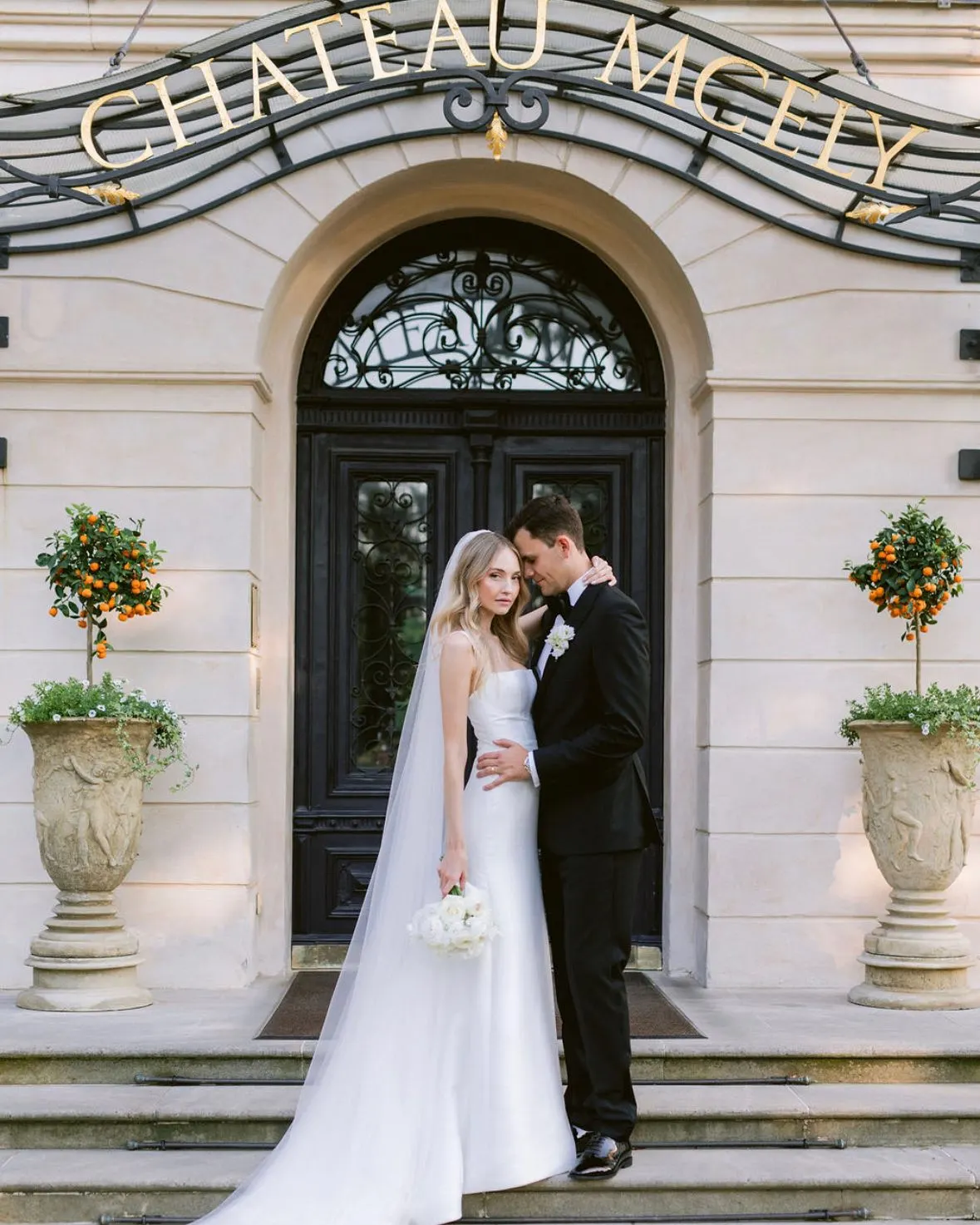 Z portfolia – Chateau Mcely (Sweet Chic Weddings, 2025)
