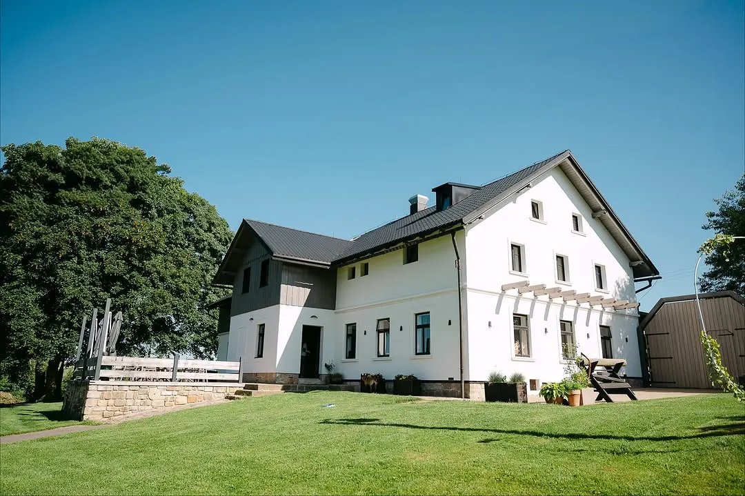 Svatební místo – Svatba na statku České Petrovice (2025)