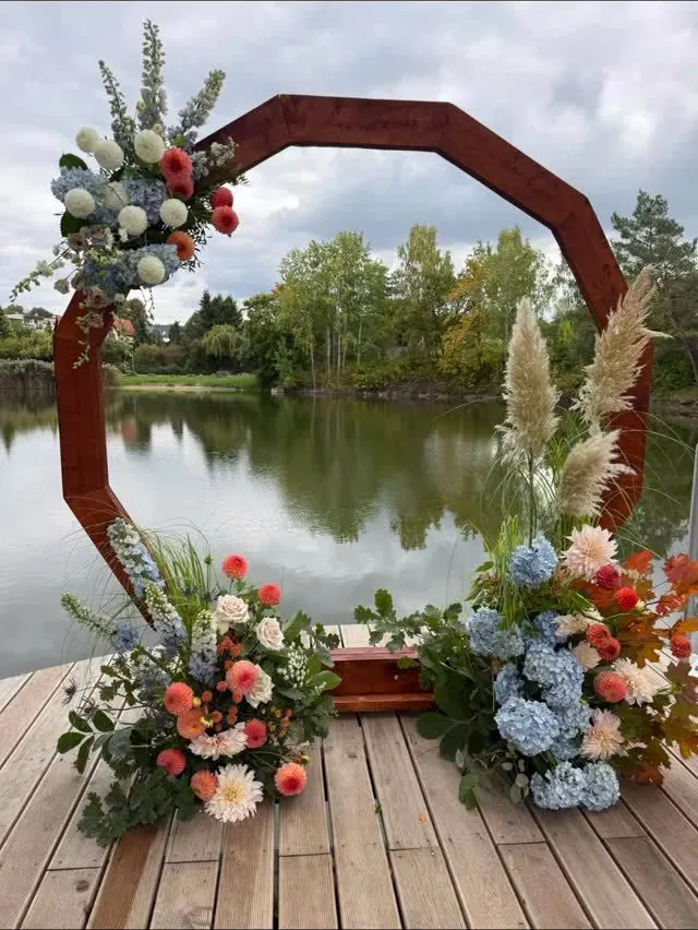 Ze svatebního portfolia: Kristýna Popp – Popp Flowers (2025, 2. fotografie)