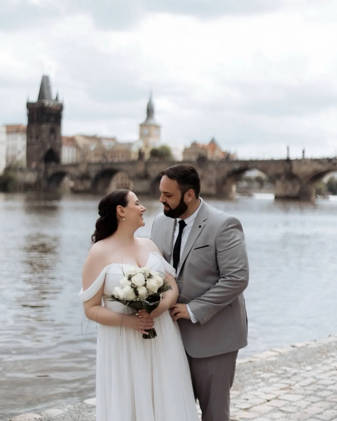Novomanželé – Vrtbovská zahrada, Praha