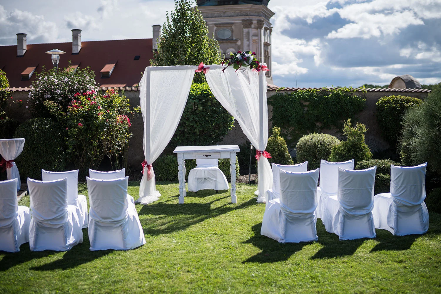 Penzion & Restaurant Barbora – Druhý celkový pohled na obřadní uspořádání penzionu